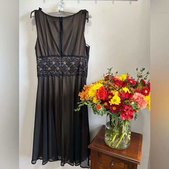 Connected Apparel Black Chemise with Lace Details - Picture 6 of 8